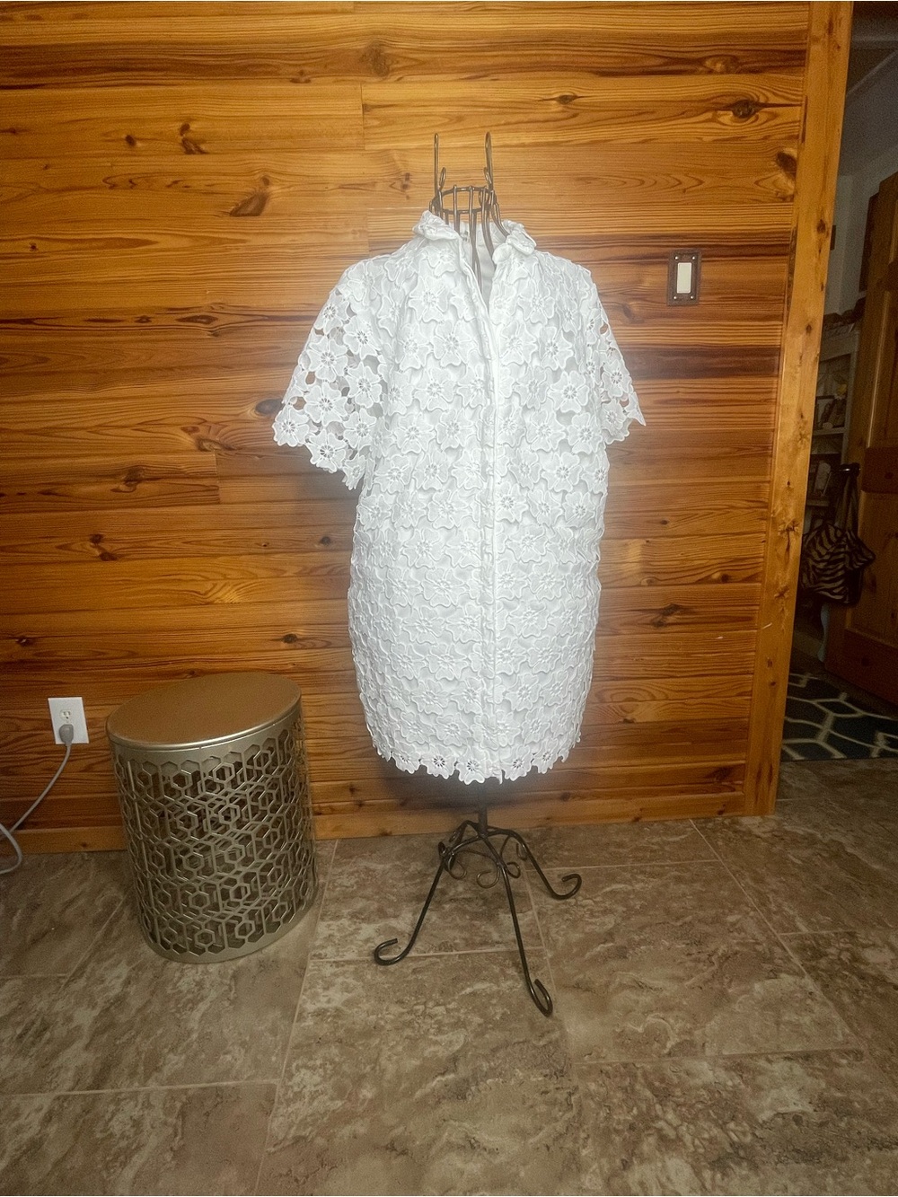 Umgee White Floral Cut out Lace Overlay Mini Dress with Scalloped Edges 2X NWT